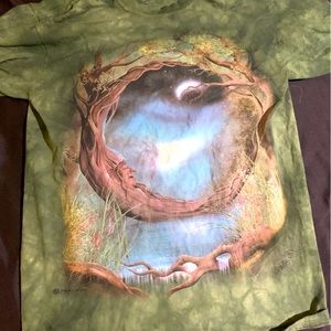 Baggy green tree shirt medium
